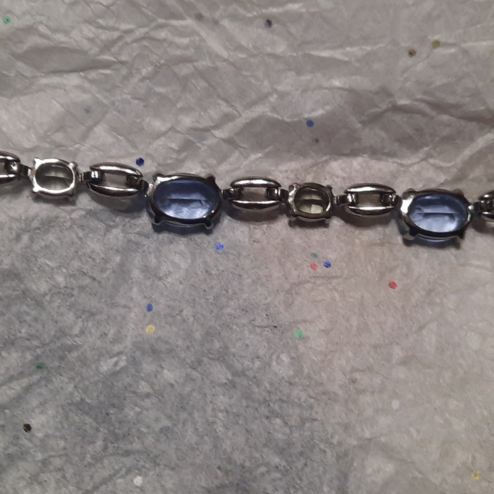 Zwarovski crystal Necklace - Picture 9 of 16